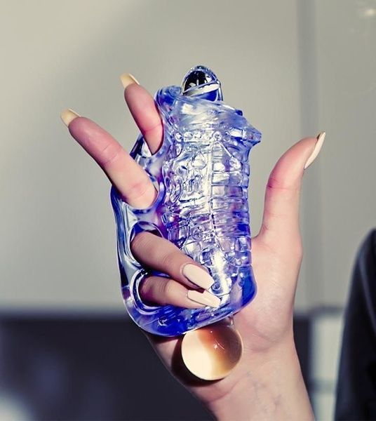 Мастурбатор Fleshlight Fleshskins Grip Blue Ice, надійна фіксація на руці, відмінно для пар та мінет F16623