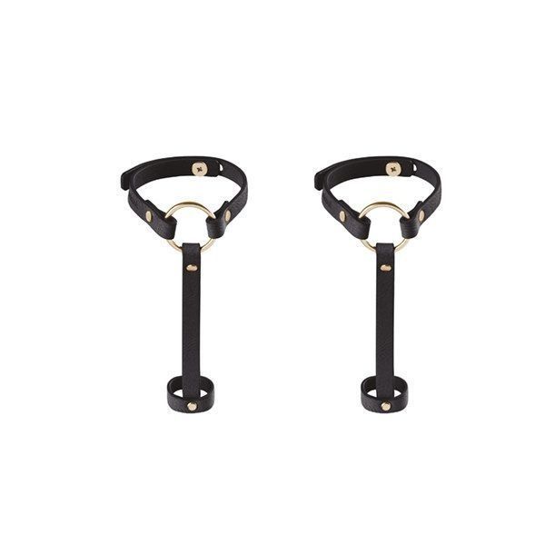Пара браслетів на зап'ясті і палець Bijoux Indiscrets MAZE Hand Bracelet Harness Black, екошкіра SO2679